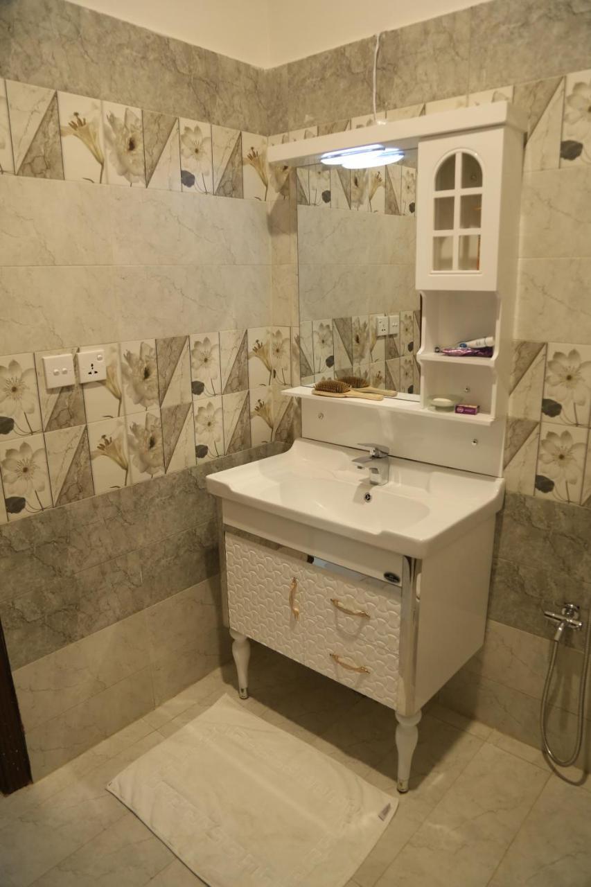 Royal Grace Guest House Islamabad Extérieur photo